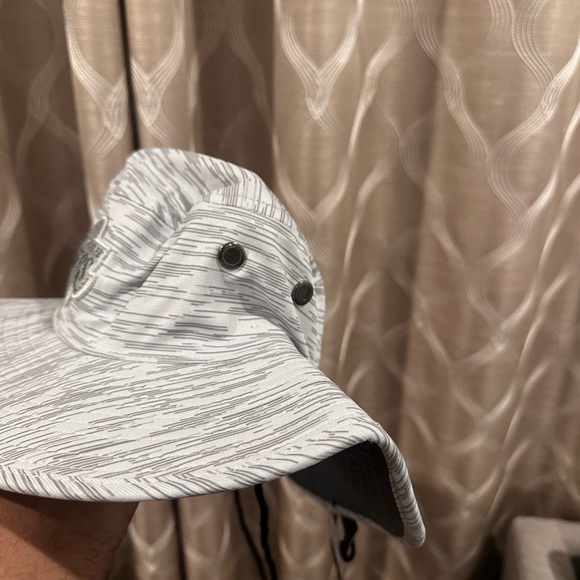 LA Lakers Bucket Hat - NWT - Picture 6 of 8